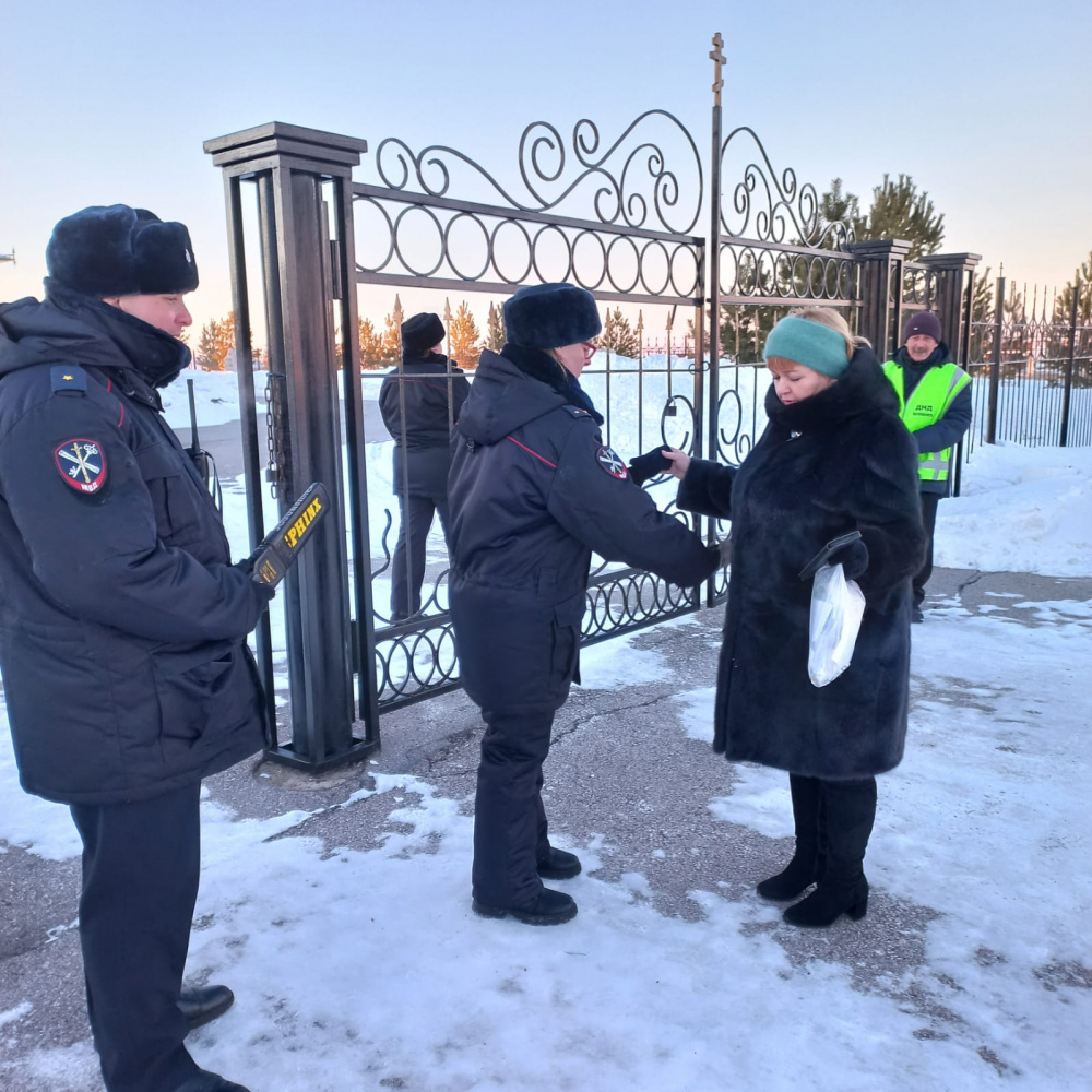 Сотрудники полиции обеспечили охрану общественного порядка во время  Крещения Господня | 20.01.2023 | Варна - БезФормата