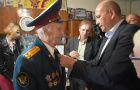 В День России южноуральцев-участников Курской битвы наградили памятными медалями
