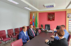 Встреча главы округа Евгения Анатольевича Парфенова с абсолютным победителем областного конкурса «Учитель года – 2026» Антоном Анатольевичем Маслюком