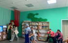 Развлекательно-игровая программа «Нам лето дарит звонкий праздник» прошел в Варненской детской библиотеке.
